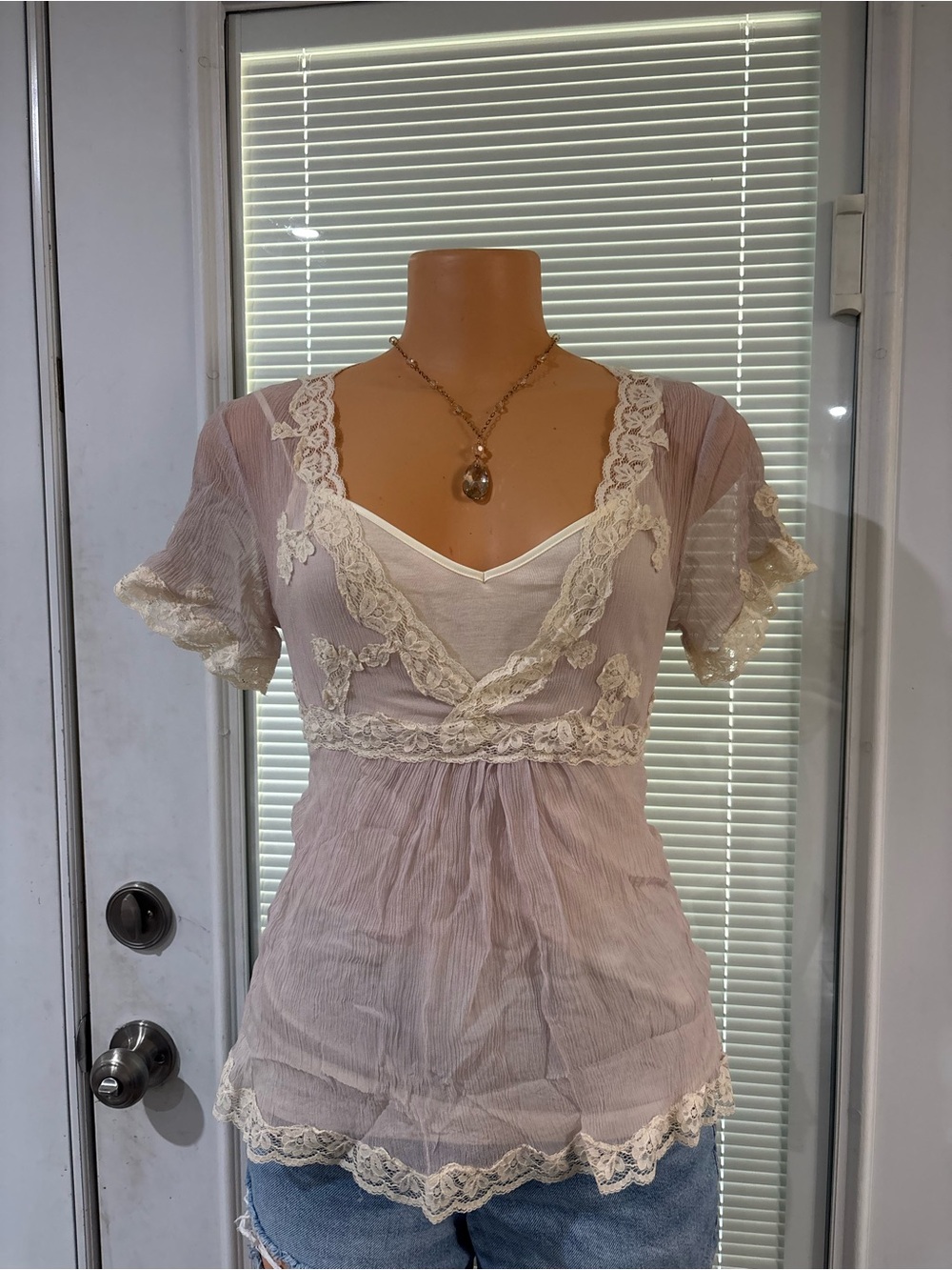 Vintage Gold Halk Lace Trim Sheer Short Sleeve Babydoll Top - Cream Blush
